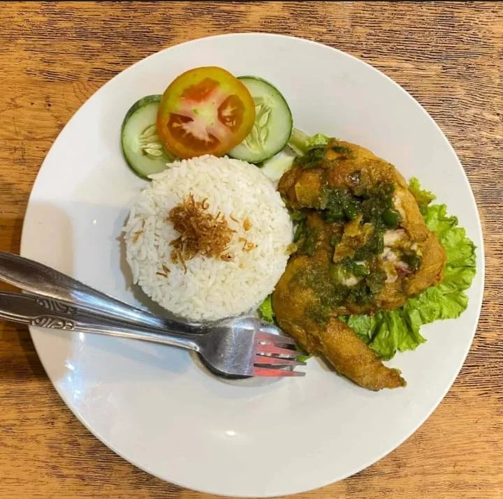 Nasi Ayam Sambal Hijau KOJUWA